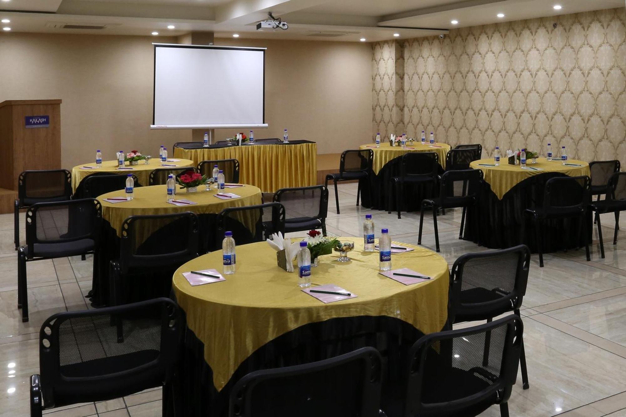 Grand Kailash Hotel Aurangabad  Exterior photo