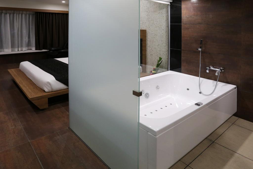 Grand Kailash Hotel Aurangabad  Room photo