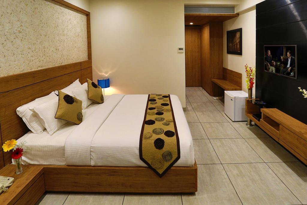 Grand Kailash Hotel Aurangabad  Room photo
