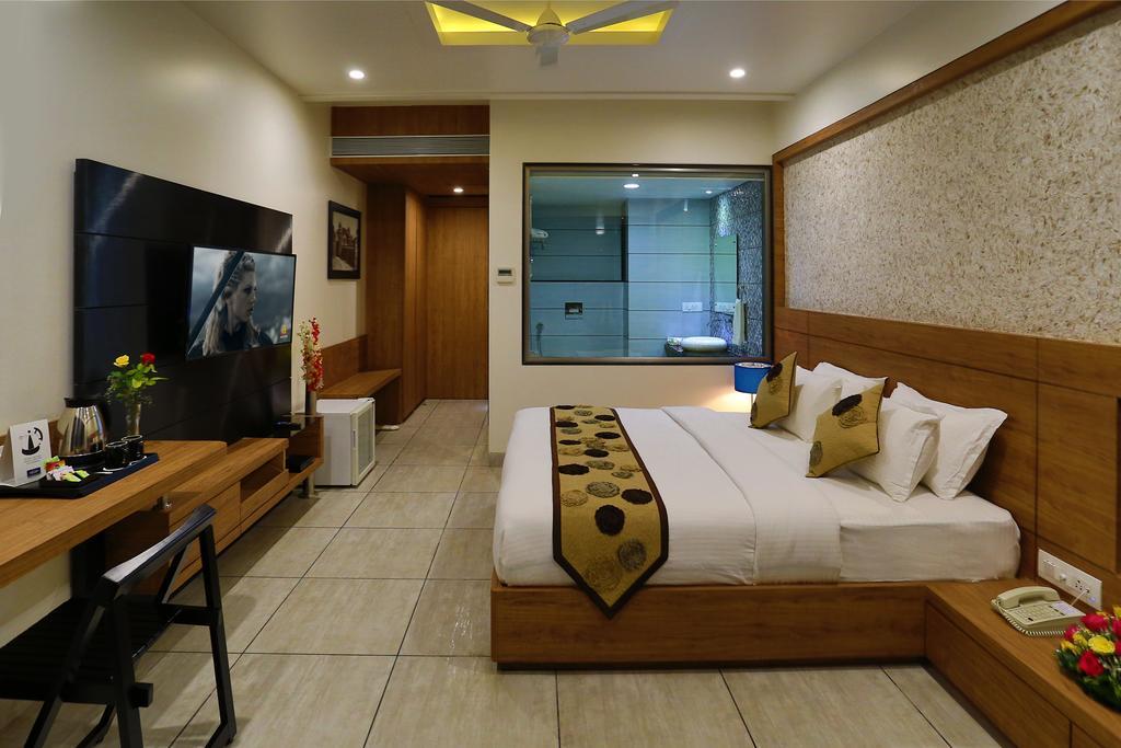 Grand Kailash Hotel Aurangabad  Room photo