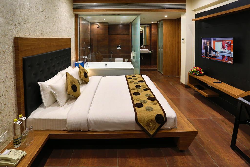 Grand Kailash Hotel Aurangabad  Room photo